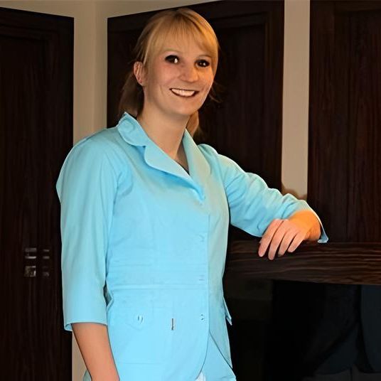 https://www.klinikadentalcare.pl/wp-content/uploads/2025/03/Marcela-Orzelska-fotor-20250317181812.jpg